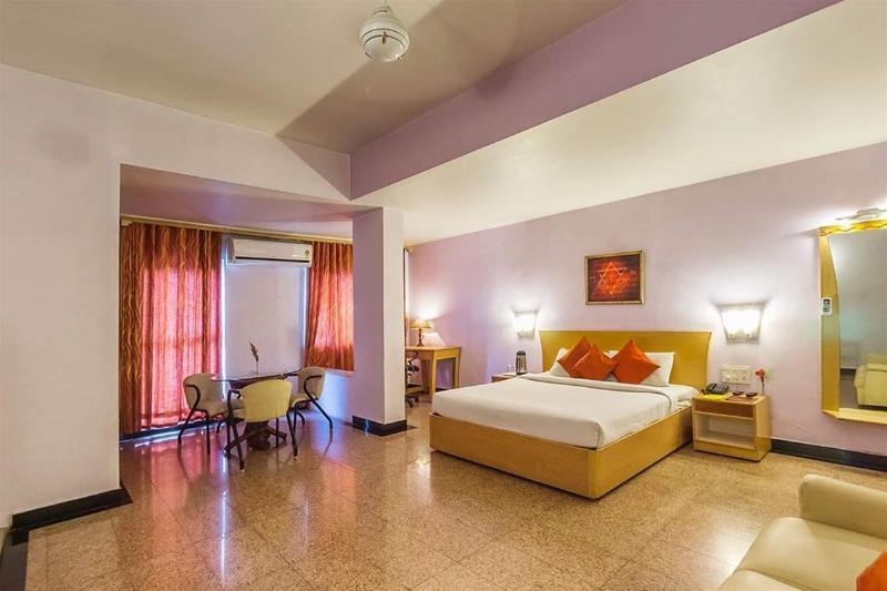 Hotel Mb International Palace Side Мисор Екстериор снимка