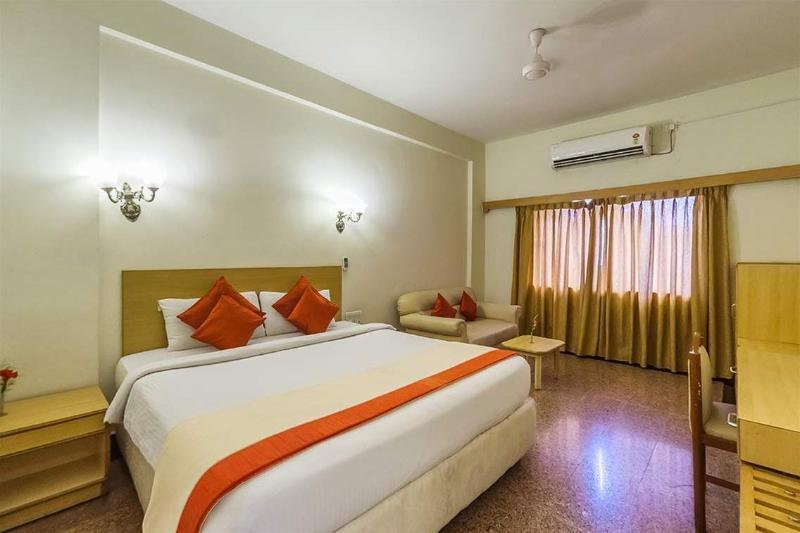 Hotel Mb International Palace Side Мисор Екстериор снимка
