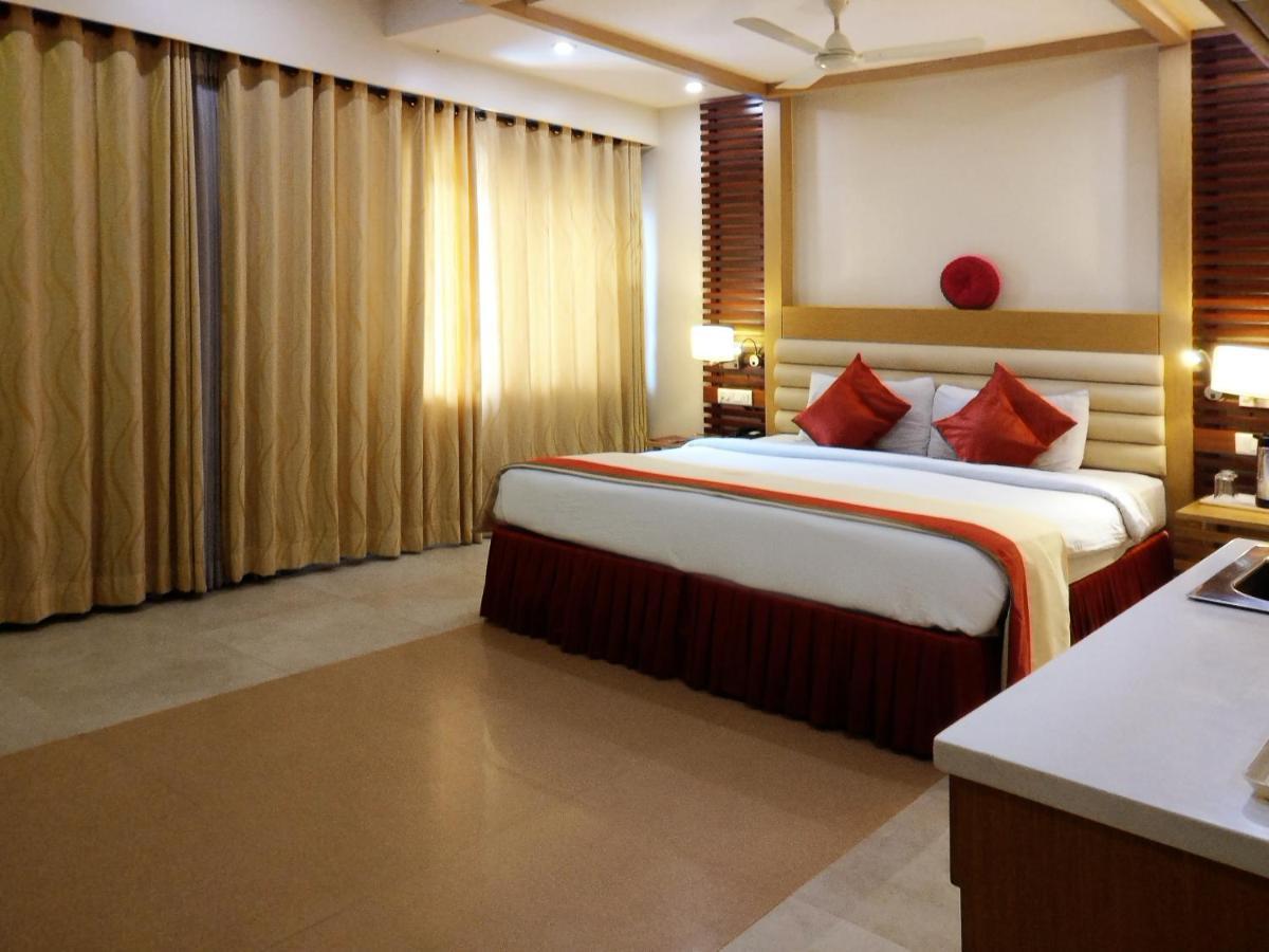 Hotel Mb International Palace Side Мисор Екстериор снимка